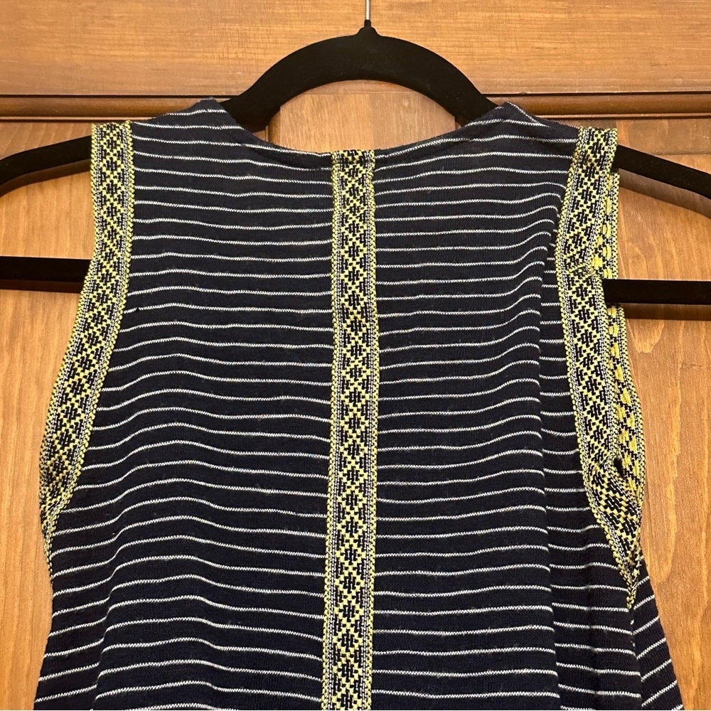 W5 Striped Pattern Tank Top - Picture 3 of 6
